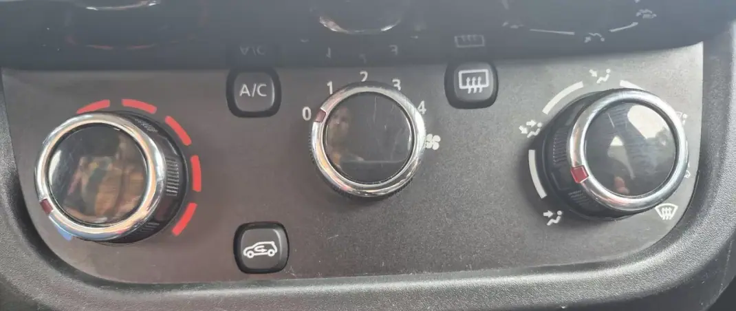 Dacia Spring 2021 - 11299 EUR, 37354 km - 37354km - foto 18 de 25