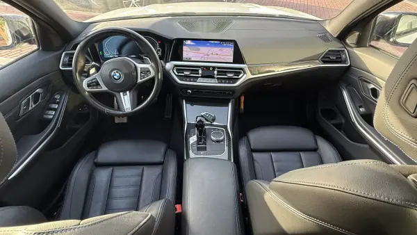 BMW 330 2022 - 35990 EUR, 95000 km - AUTO.MOTO.pt - 95000km - foto 17 de 35