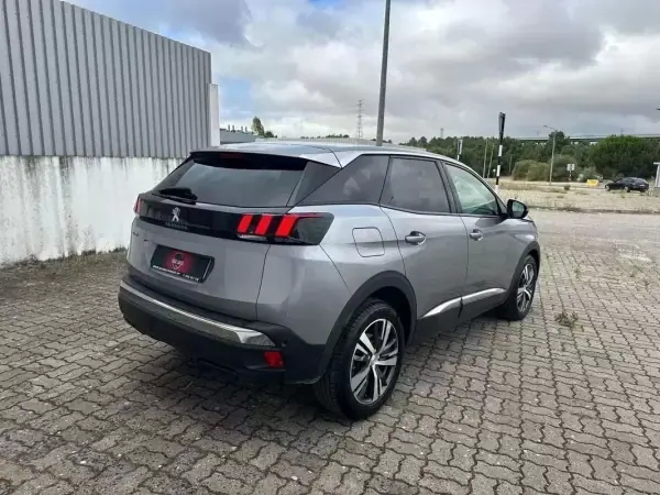 Peugeot 3008 2023 - 23990 EUR, 100021 km - AUTO.MOTO.pt - 100021km - foto 2 de 17