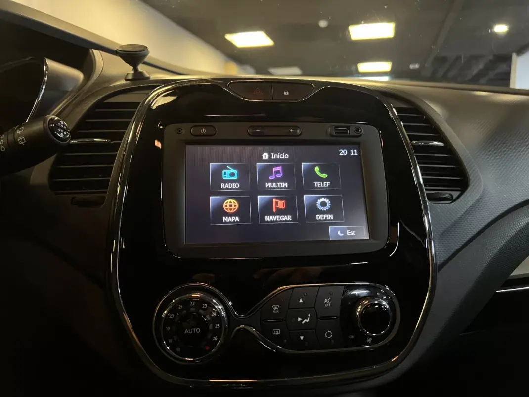Renault Captur 2015 - 10990 EUR, 150000 km - 150000km - foto 19 de 36