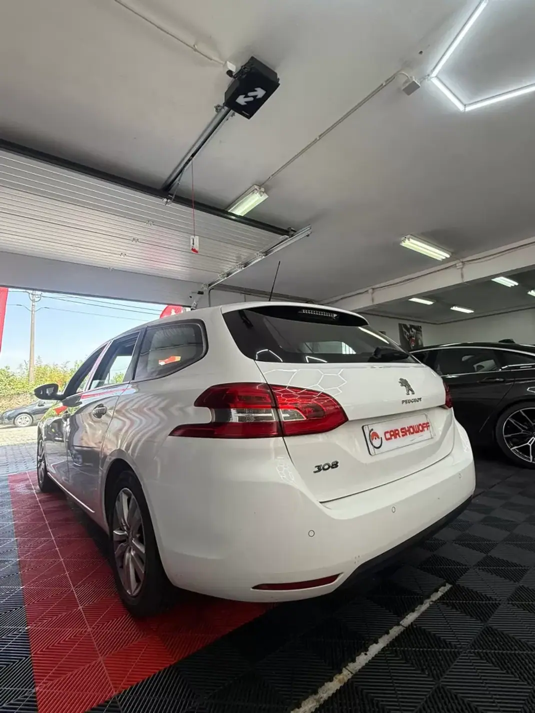 Peugeot 308 SW 2019 - 10900 EUR, 167000 km - AUTO.MOTO.pt - 167000km - foto 4 de 10