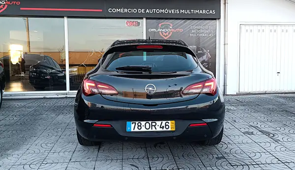 Opel Astra GTC 2014 - 10990 EUR, 196905 km - AUTO.MOTO.pt - 196905km - foto 4 de 14