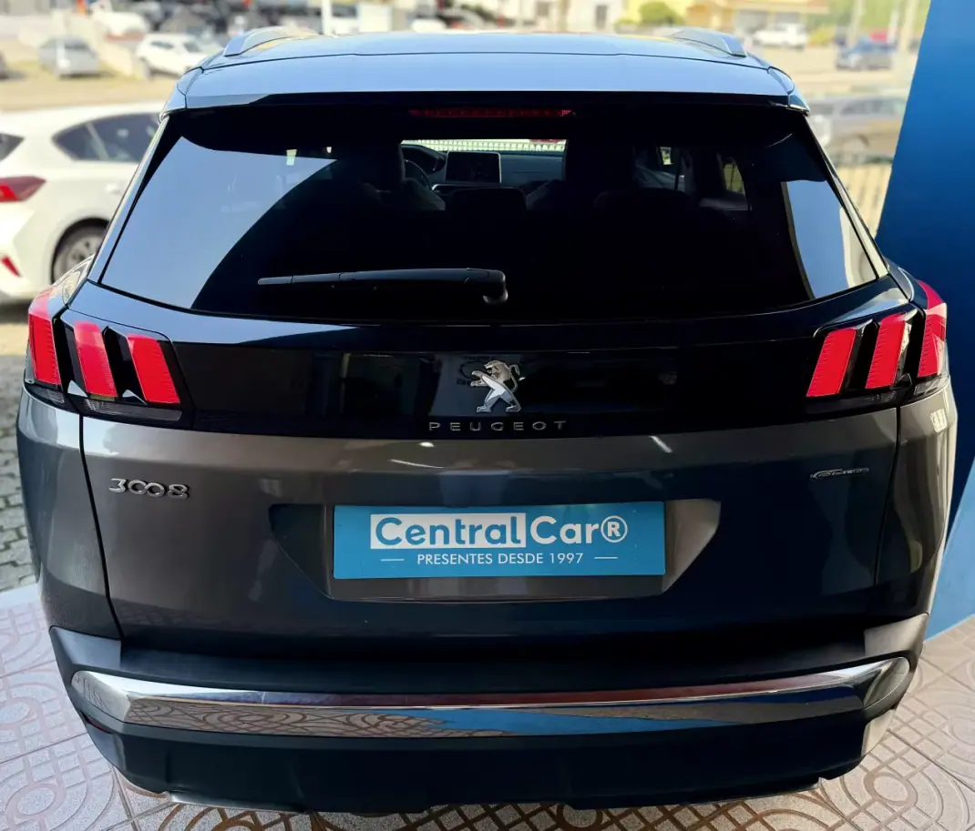 Peugeot 3008 2019 - 16950 EUR, 92000 km - 92000km - foto 10 de 26