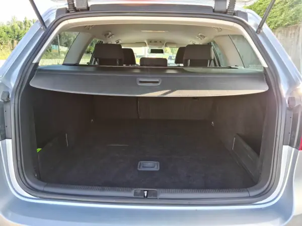 Volkswagen Passat Variant 2014 - 10750 EUR, 222000 km - AUTO.MOTO.pt - 222000km - foto 21 de 26