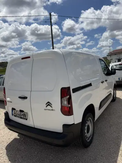 Citroën Berlingo 2021 - 10870 EUR, 166890 km - AUTO.MOTO.pt - 166890km - foto 8 de 16