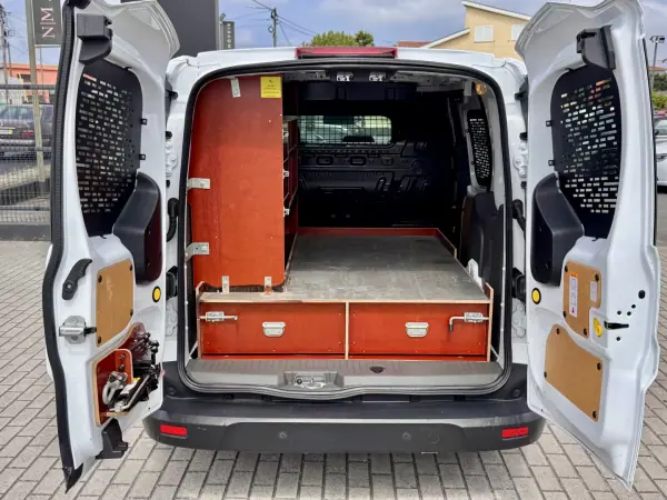 Ford Transit Connect 2019 - 12500 EUR, 110000 km - AUTO.MOTO.pt - 110000km - foto 21 de 24