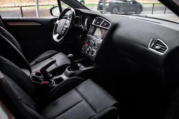 Citroën C4 2011 - 5790 EUR, 293492 km - AUTO.MOTO.pt - 293492km - foto 20 de 29