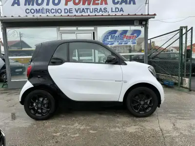 Smart Fortwo Cabrio 2016 - 10980 EUR, 90000 km - AUTO.MOTO.pt - 90000km - foto 14 de 15