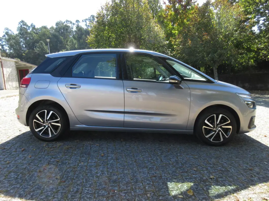Citroën C4 Picasso 2017 - 12990 EUR, 175000 km - AUTO.MOTO.pt - 175000km - foto 10 de 44