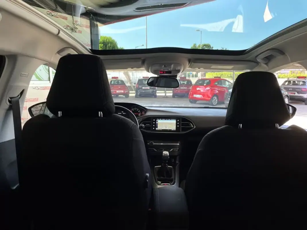 Peugeot 308 2015 - 12500 EUR, 144858 km - AUTO.MOTO.pt - 144858km - foto 19 de 73