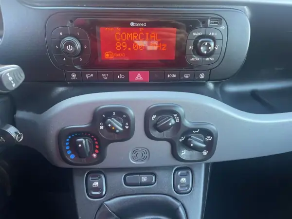Fiat Panda 2021 - 11490 EUR, 65600 km - AUTO.MOTO.pt - 65600km - foto 12 de 15