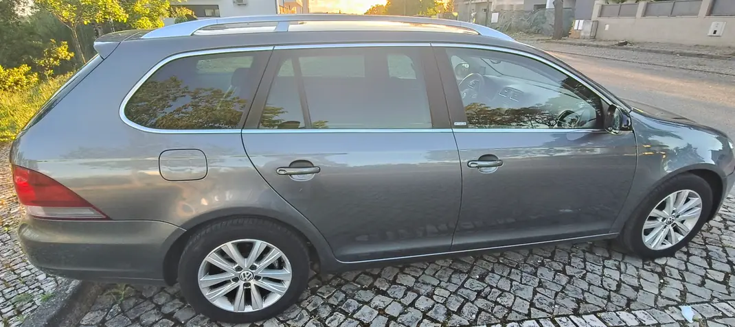 Volkswagen Golf Variant 2011 - 7100 EUR, 237000 km - AUTO.MOTO.pt - 237000km - foto 3 de 15