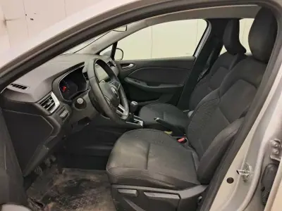Renault Clio 2021 - 13750 EUR, 107669 km - AUTO.MOTO.pt - 107669km - foto 6 de 8