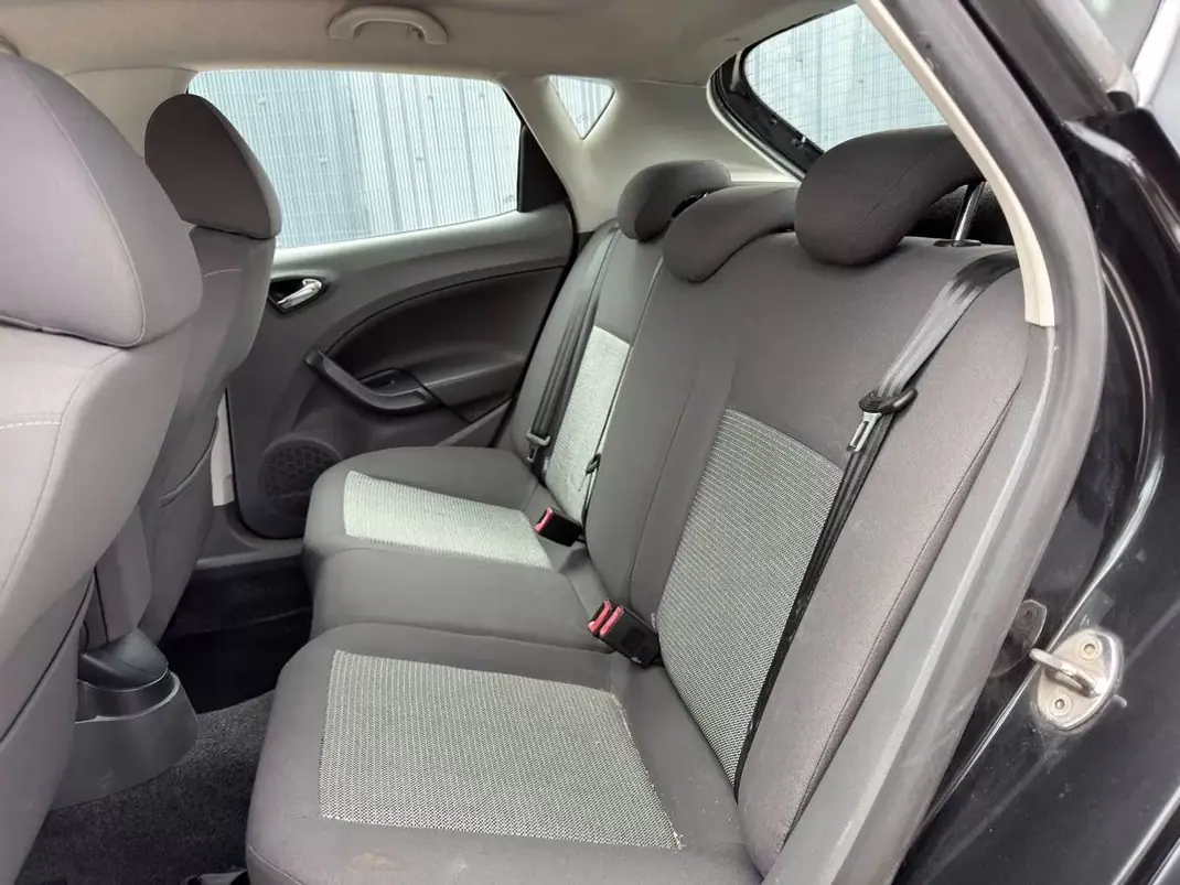 SEAT Ibiza 2008 - 7450 EUR, 190000 km - AUTO.MOTO.pt - 190000km - foto 8 de 13