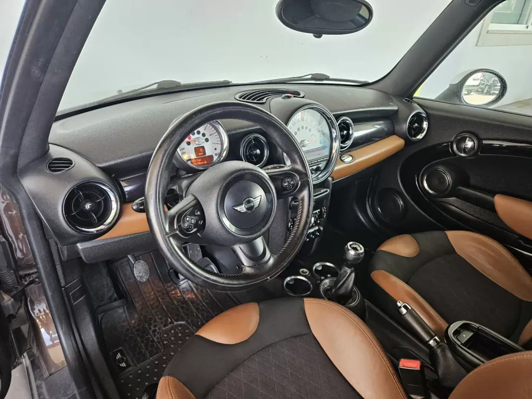 MINI Cooper 2012 - 9750 EUR, 174000 km - AUTO.MOTO.pt - 174000km - foto 10 de 12