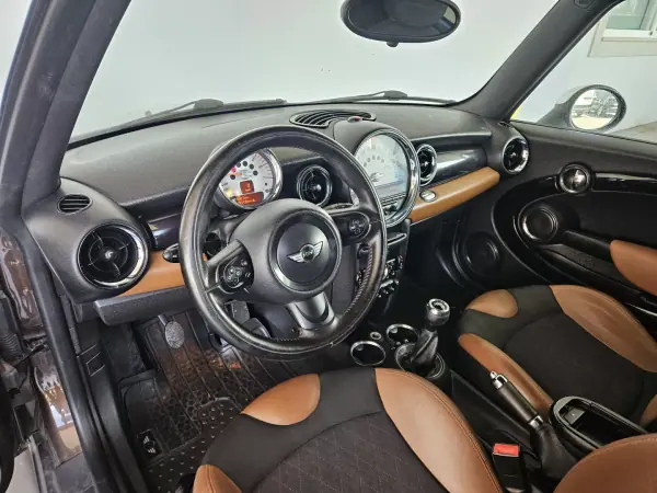 MINI Cooper 2012 - 9750 EUR, 174000 km - AUTO.MOTO.pt - 174000km - foto 10 de 12