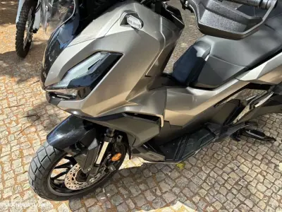 Honda ADV 150 2025 - 5900 EUR, 4926 km - AUTO.MOTO.pt - 4926km - foto 13 de 14