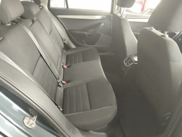 Skoda Octavia Break 2020 - 14990 EUR, 174000 km - AUTO.MOTO.pt - 174000km - foto 7 de 7