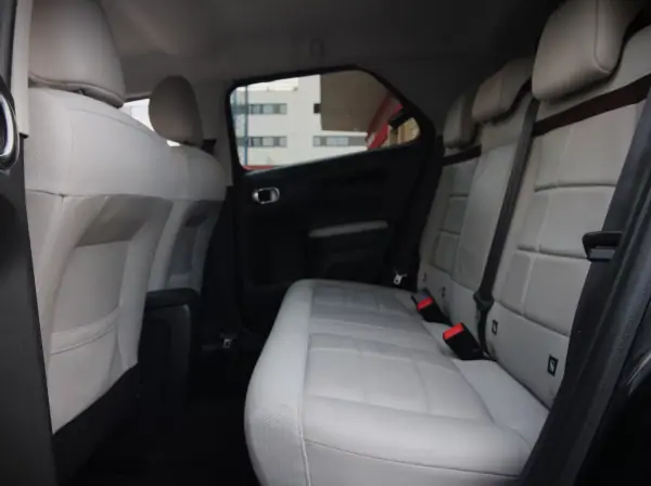 Citroën C4 Cactus 2018 - 13990 EUR, 113200 km - AUTO.MOTO.pt - 113200km - foto 10 de 30