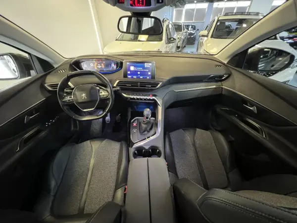 Peugeot 3008 2019 - 12990 EUR, 115000 km - AUTO.MOTO.pt - 115000km - foto 9 de 43