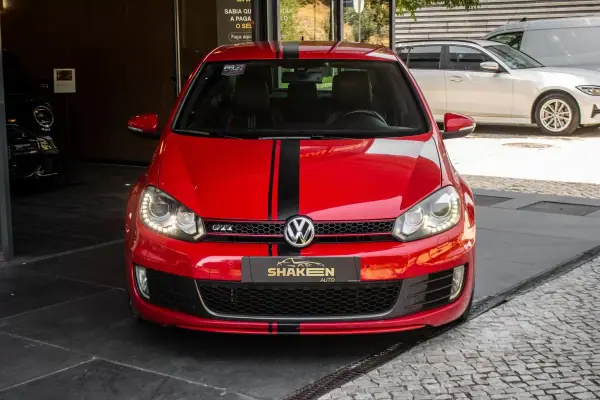 Volkswagen Golf 2011 - 14750 EUR, 178107 km - AUTO.MOTO.pt - 178107km - foto 7 de 35