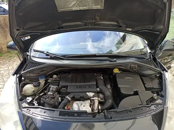 Peugeot 207 SW 2008 - 3500 EUR, 290000 km - AUTO.MOTO.pt - 290000km - foto 10 de 20