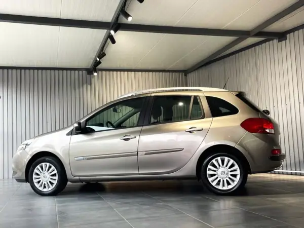 Renault Clio Break 2012 - 6500 EUR, 190800 km - AUTO.MOTO.pt - 190800km - foto 14 de 34