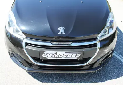 Peugeot 208 2018 - 9990 EUR, 109000 km - AUTO.MOTO.pt - 109000km - foto 12 de 27