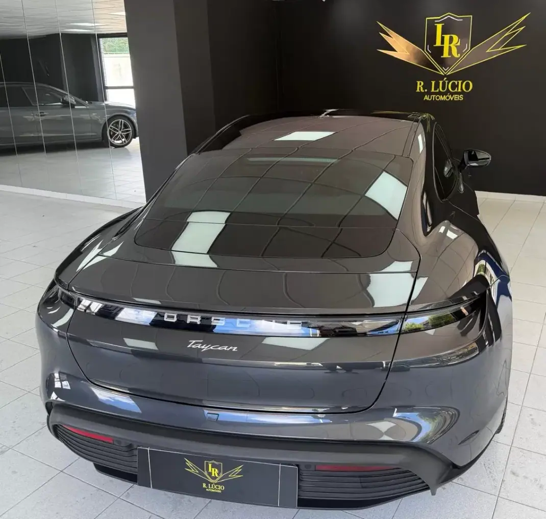 Porsche Taycan 2023 - 69000 EUR, 84534 km - AUTO.MOTO.pt - 84534km - foto 25 de 39