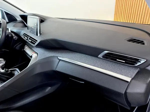 Peugeot 3008 2017 - 18500 EUR, 155000 km - AUTO.MOTO.pt - 155000km - foto 32 de 112