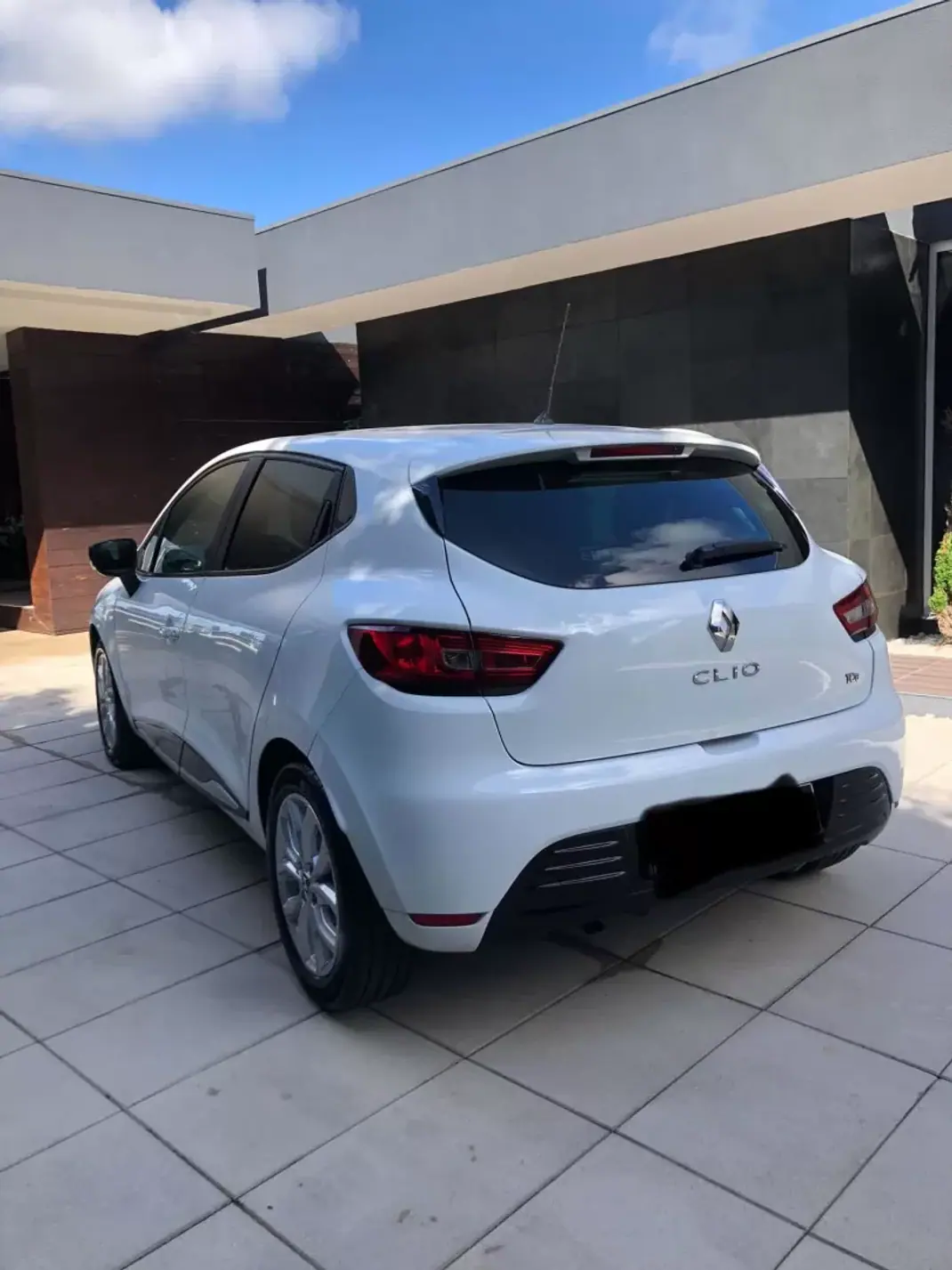 Renault Clio 2017 - 8900 EUR, 137000 km - 137000km - foto 4 de 27