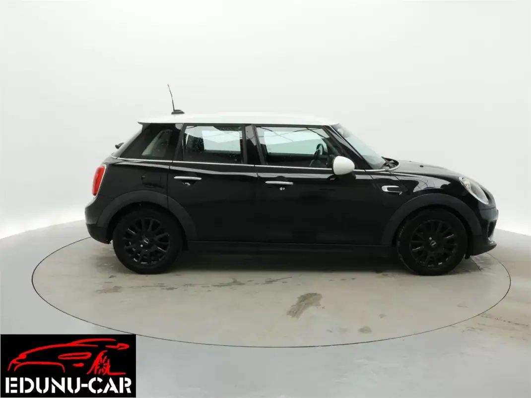 MINI 5 Portas 2015 - 12950 EUR, 229000 km - AUTO.MOTO.pt - 229000km - foto 8 de 15