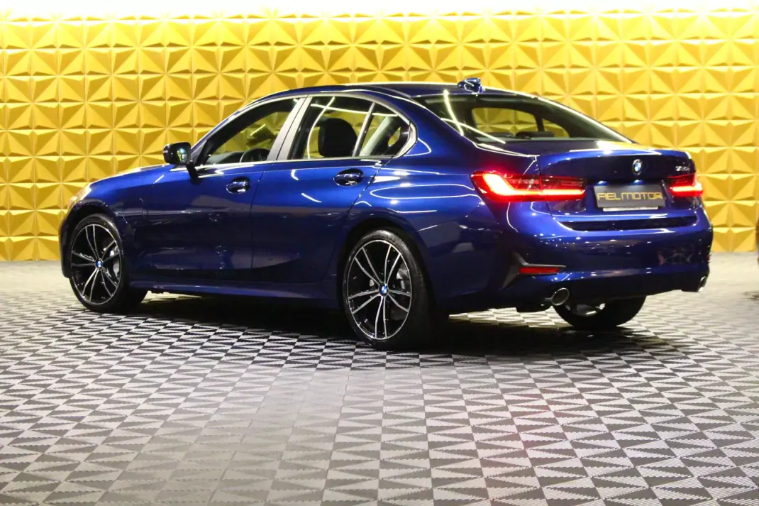 BMW 330e 2019 - 23900 EUR, 106000 km - AUTO.MOTO.pt - 106000km - foto 10 de 25