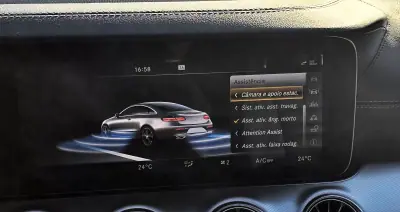 Mercedes-Benz E 220 2017 - 34999 EUR, 180000 km - AUTO.MOTO.pt - 180000km - foto 32 de 45