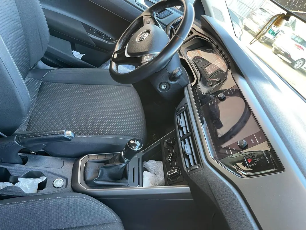 Volkswagen Polo 2018 - 10500 EUR, 85000 km - 85000km - foto 10 de 11