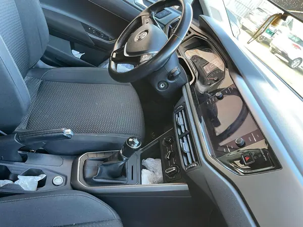 Volkswagen Polo 2018 - 10500 EUR, 85000 km - 85000km - foto 10 de 11