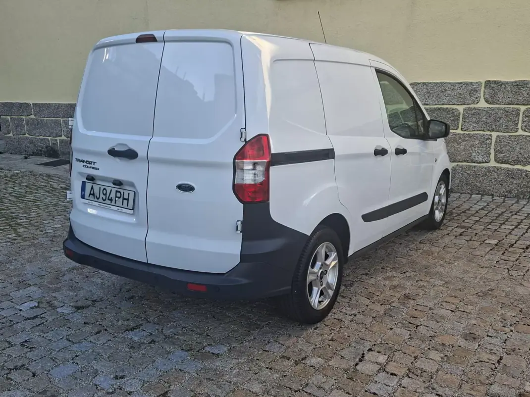Ford Transit Courier 2021 - 12990 EUR, 88501 km - AUTO.MOTO.pt - 88501km - foto 2 de 15