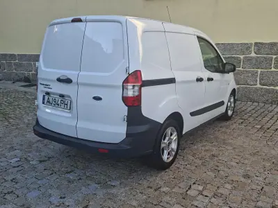 Ford Transit Courier 2021 - 12990 EUR, 88501 km - AUTO.MOTO.pt - 88501km - foto 2 de 15