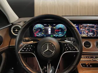 Mercedes-Benz E 300 2021 - 33950 EUR, 112651 km - AUTO.MOTO.pt - 112651km - foto 9 de 20