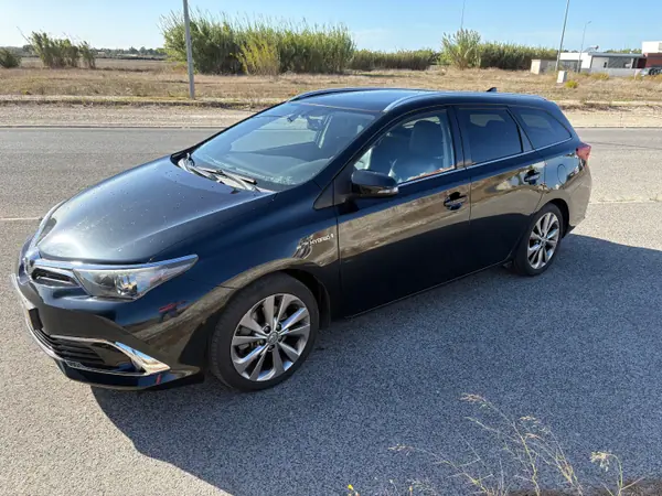 Toyota Auris Touring Sports 2016 — foto 3 de 14