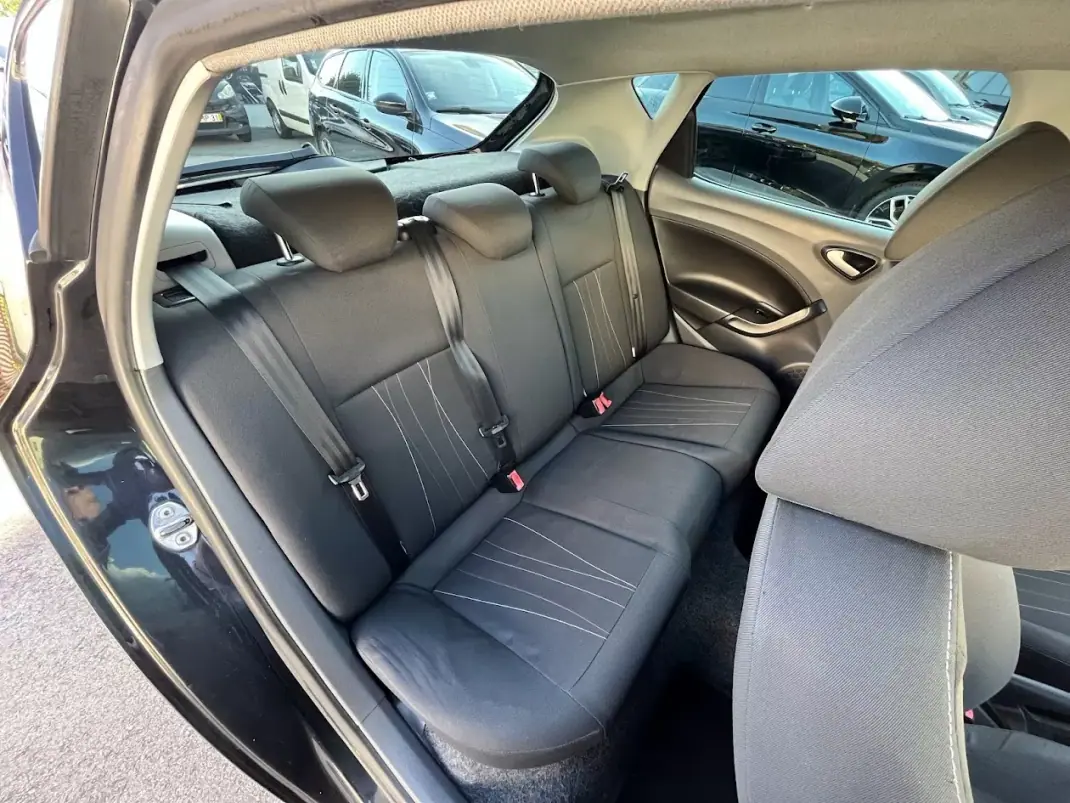 SEAT Ibiza 2011 - 6450 EUR, 240000 km - AUTO.MOTO.pt - 240000km - foto 32 de 45