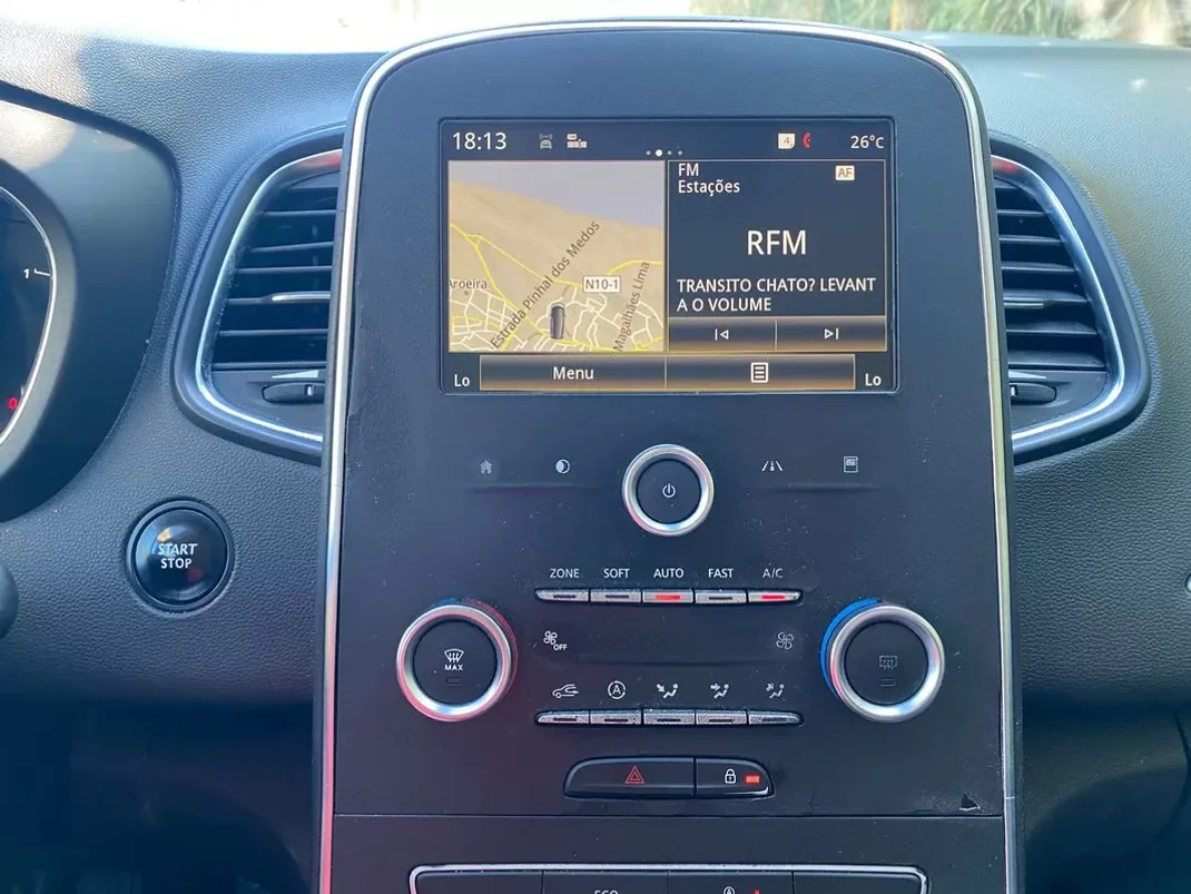 Renault Grand Scénic 2017 - 12950 EUR, 239000 km - AUTO.MOTO.pt - 239000km - foto 13 de 21