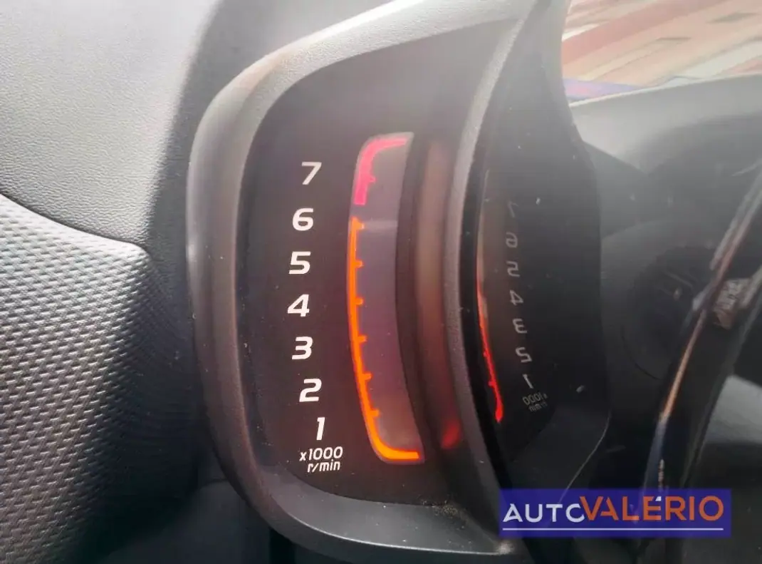 Citroën C1 2019 - 9950 EUR, 90078 km - AUTO.MOTO.pt - 90078km - foto 14 de 28