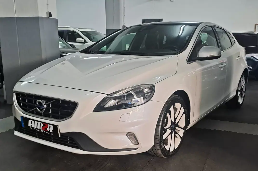 Volvo V40 2015 - 12990 EUR, 179950 km - AUTO.MOTO.pt - 179950km - foto 3 de 29