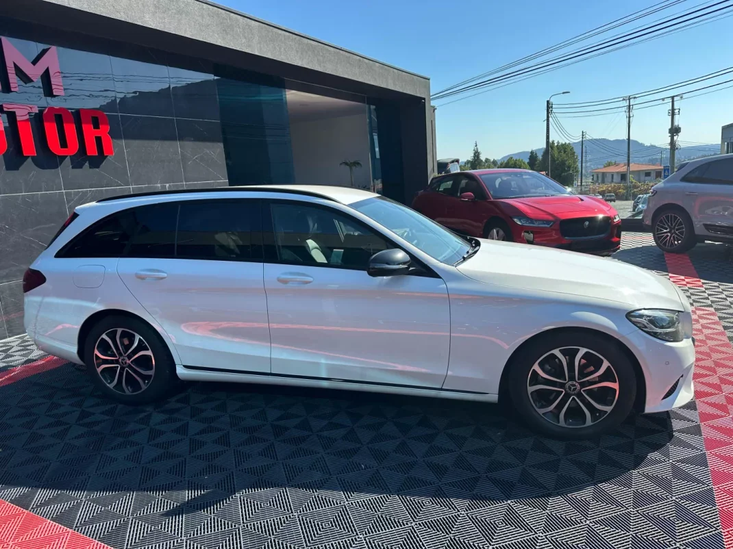 Mercedes-Benz C 220 2020 - 25900 EUR, 180000 km - 180000km - foto 3 de 15