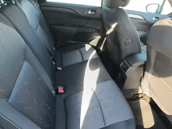Citroën C4 2015 - 10500 EUR, 53000 km - AUTO.MOTO.pt - 53000km - foto 35 de 37
