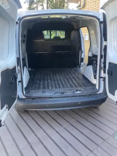 Renault KANGOO 1.5 BLUE DCI 3LUG EDITION ONE 2017 - 10900 EUR, 128600 km - AUTO.MOTO.pt - 128600km - foto 8 de 16