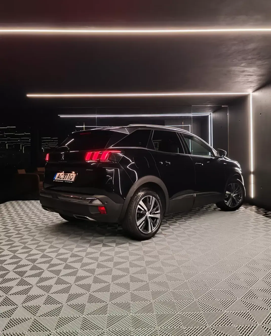 Peugeot 3008 2020 - 19750 EUR, 125731 km - AUTO.MOTO.pt - 125731km - foto 5 de 16