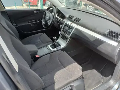 Volkswagen Passat Variant 2010 - 7750 EUR, 149120 km - AUTO.MOTO.pt - 149120km - foto 24 de 27
