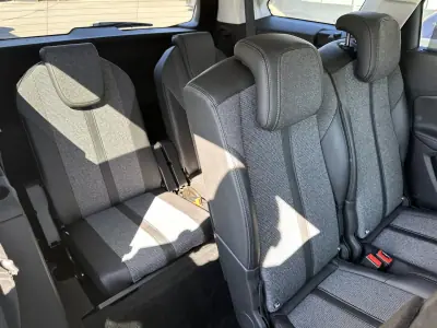 Peugeot 5008 2018 - 14900 EUR, 190000 km - 190000km - foto 56 de 73